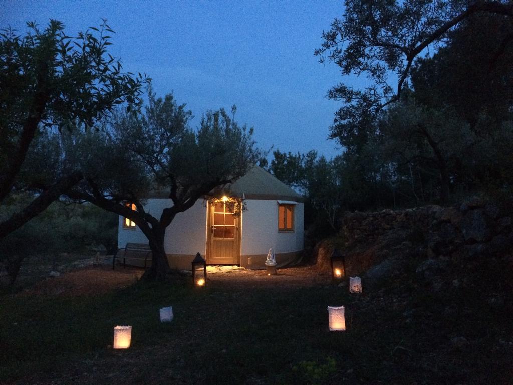 Yurta Mongola Delta Del Ebro Hotell Camarles Exteriör bild