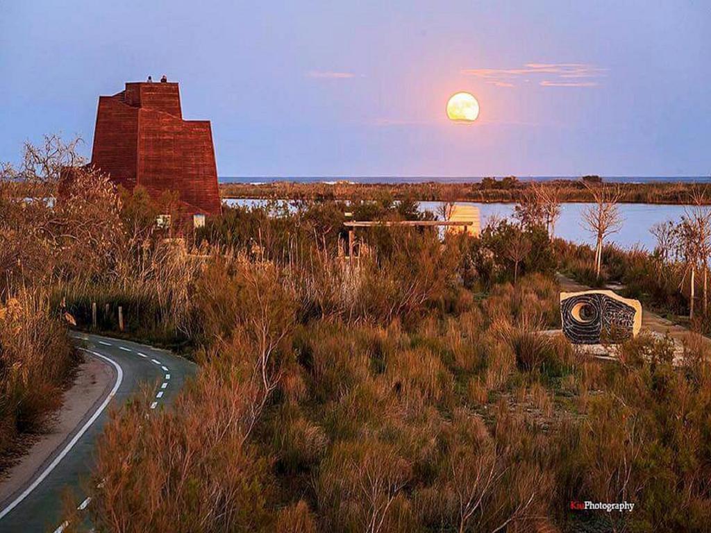 Yurta Mongola Delta Del Ebro Hotell Camarles Exteriör bild