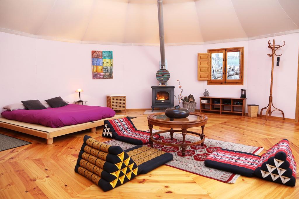 Yurta Mongola Delta Del Ebro Hotell Camarles Exteriör bild